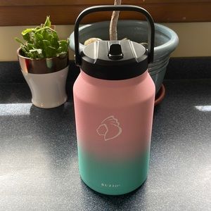 BUZIO Stainless Steel 64oz Bottle - Bubble Gum